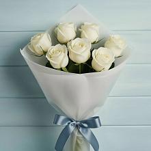 Букет 7 Белых роз Эдлесс Лав в Бронницах