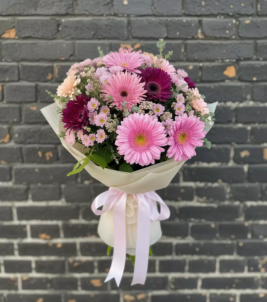 Букет цветов из: Герберы и Хризантемы в Бронницах