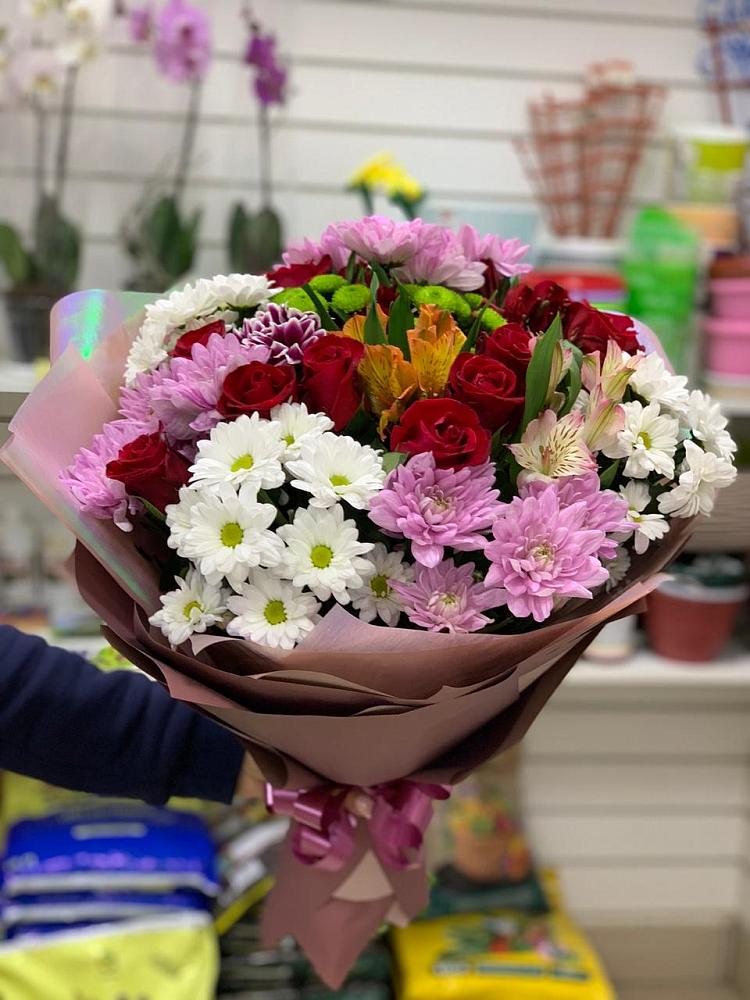 Букет салют цветов в Бронницах Букет цветов из: Розы, Хризантемы и Альстромерии в Бронницах