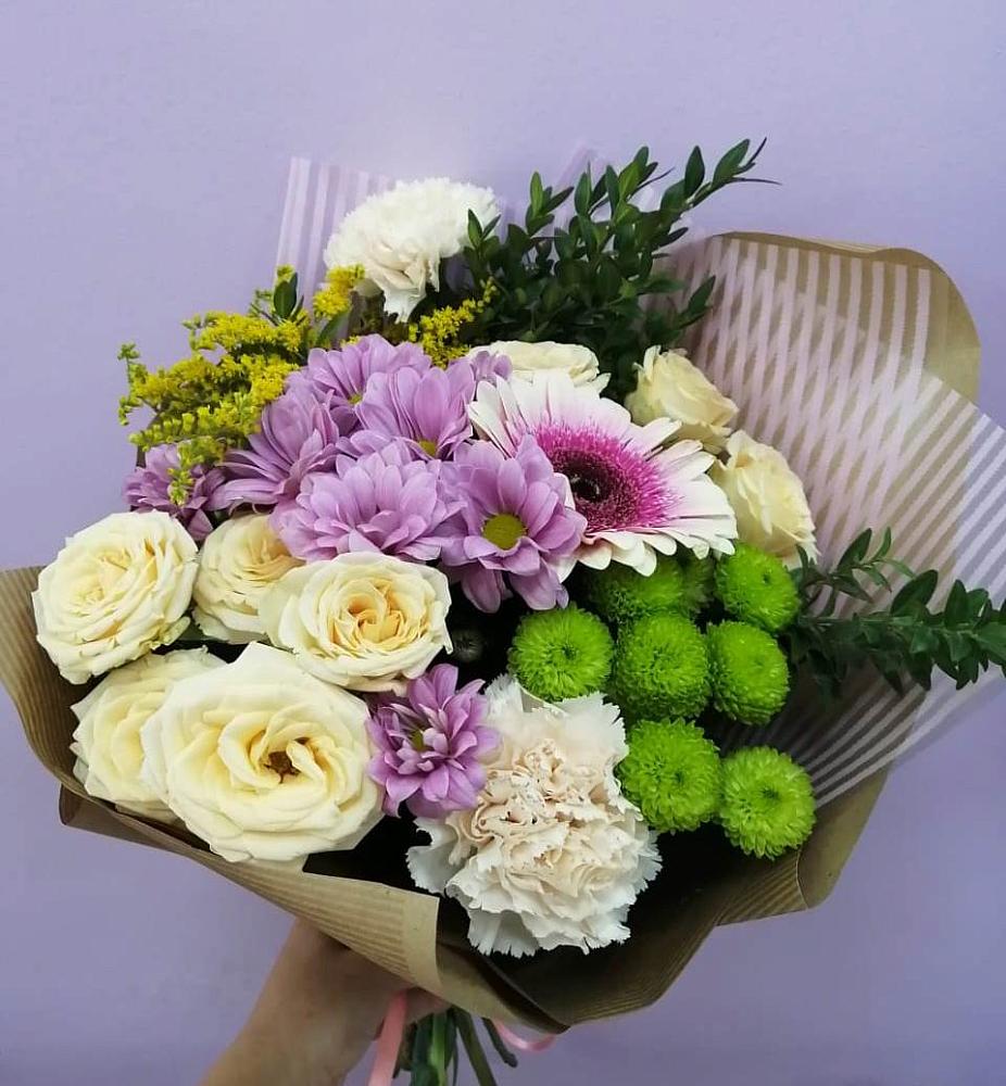 Букет цветов из: Хризантемы, Розы, Гвоздики и Герберы в Бронницах