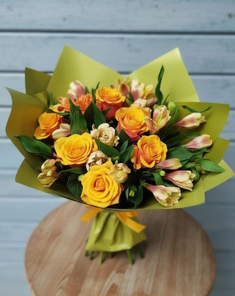 Букет цветов из: Альстромерии и Розы в Бронницах